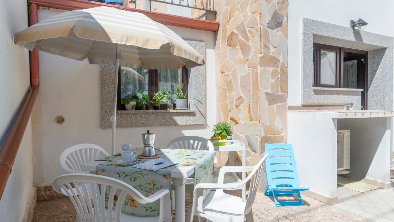 Casa Dei Lecci - Cala Gononeアパートメント エクステリア 写真